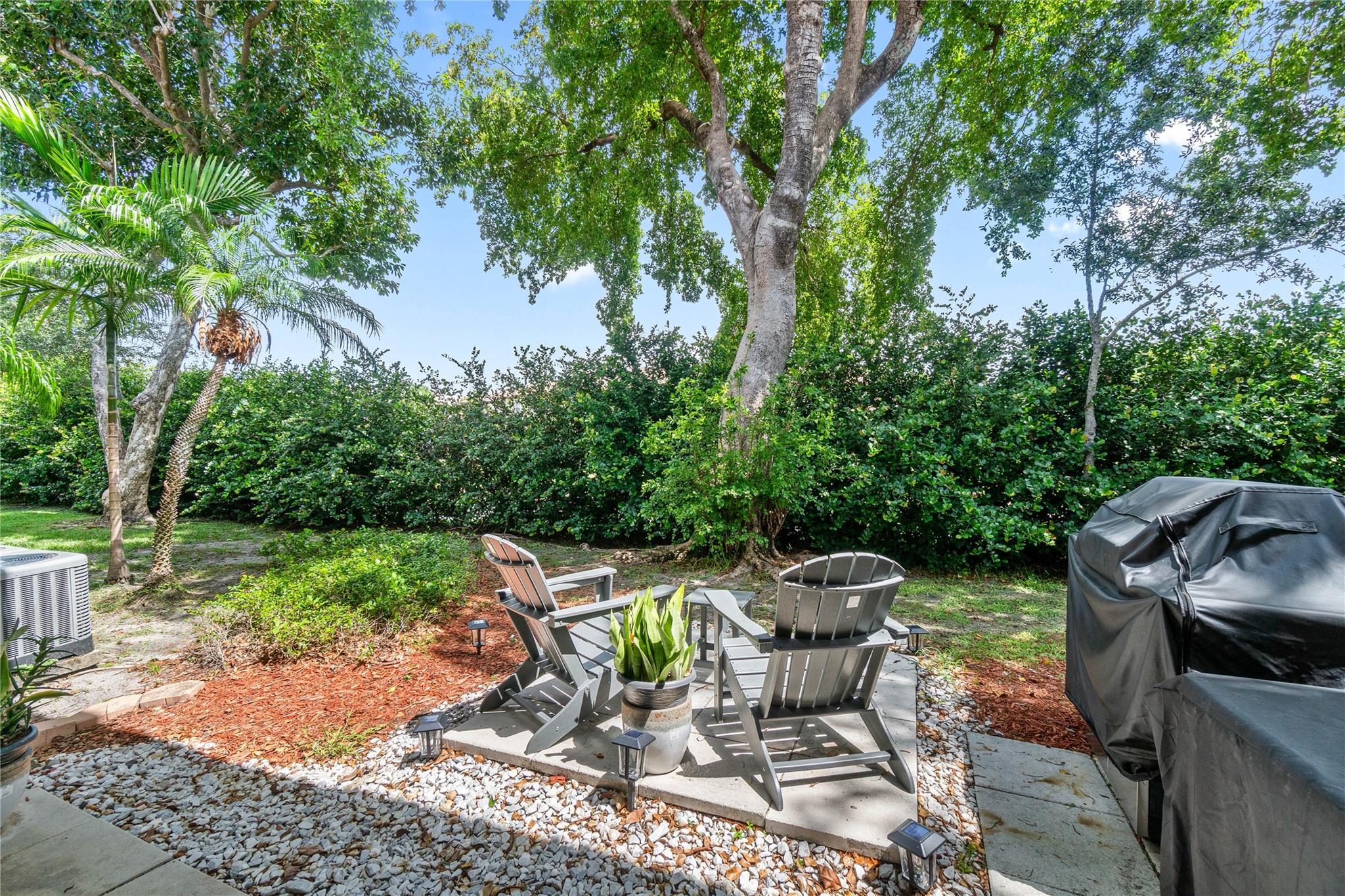 6581 Via Regina 6581