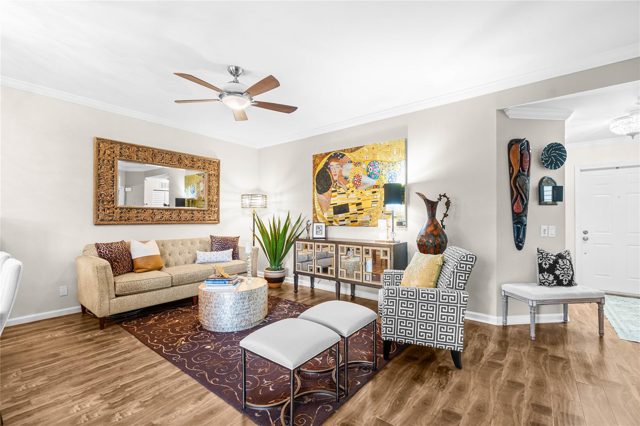 6581 Via Regina 6581