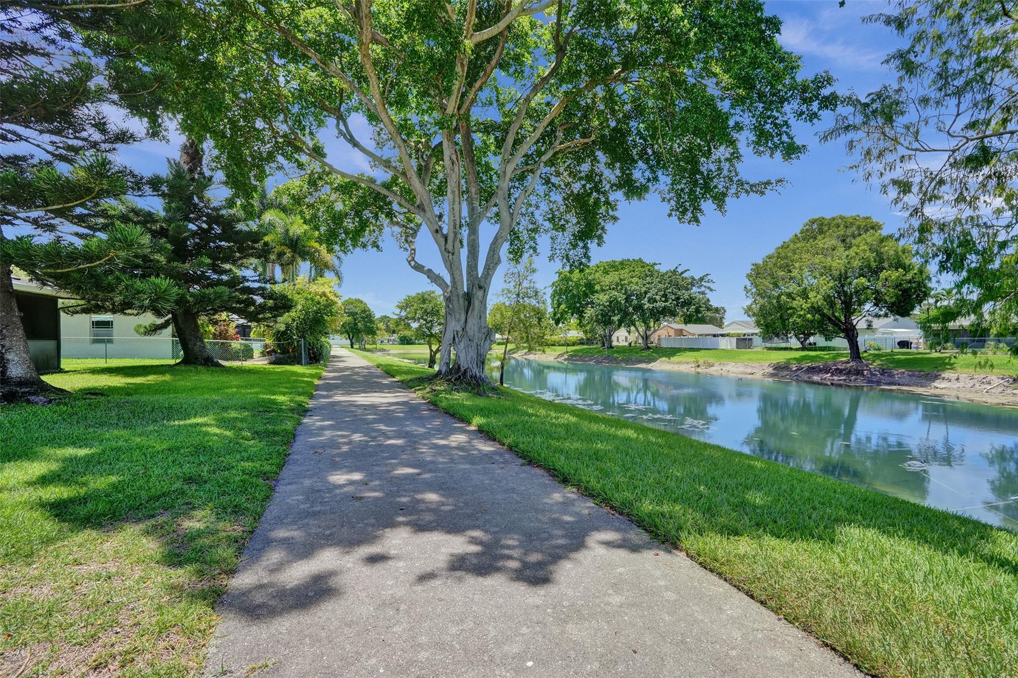 8353 Huntsman Pl