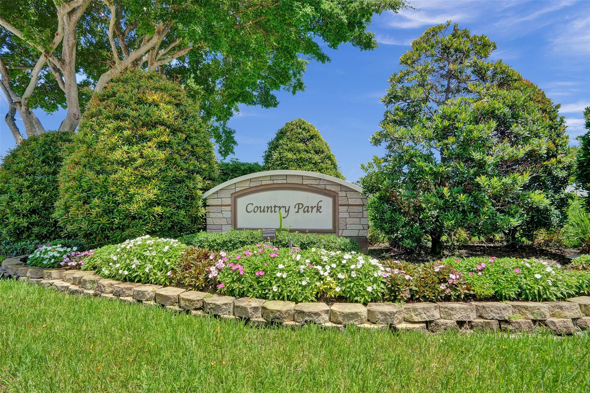 8353 Huntsman Pl