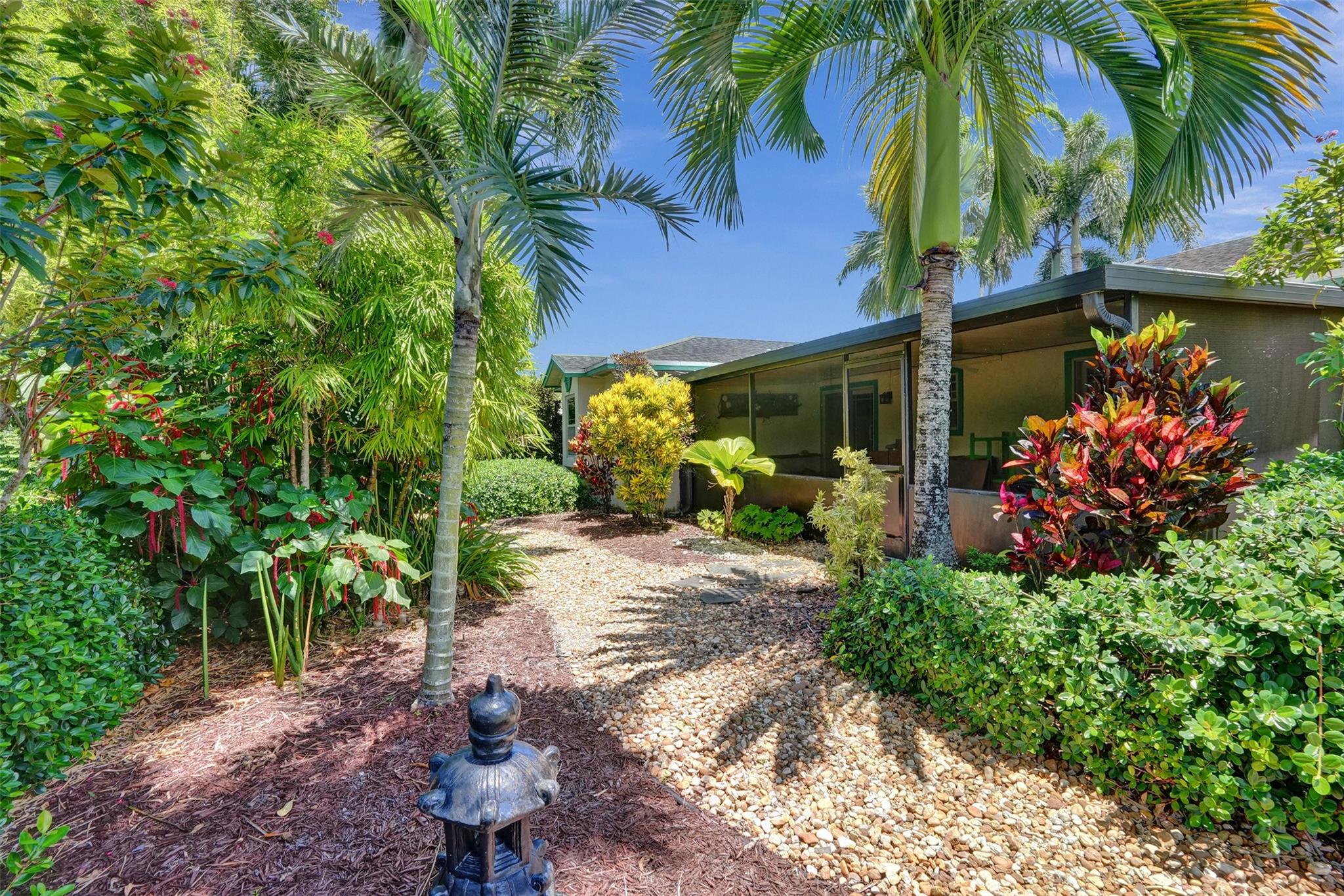 8353 Huntsman Pl