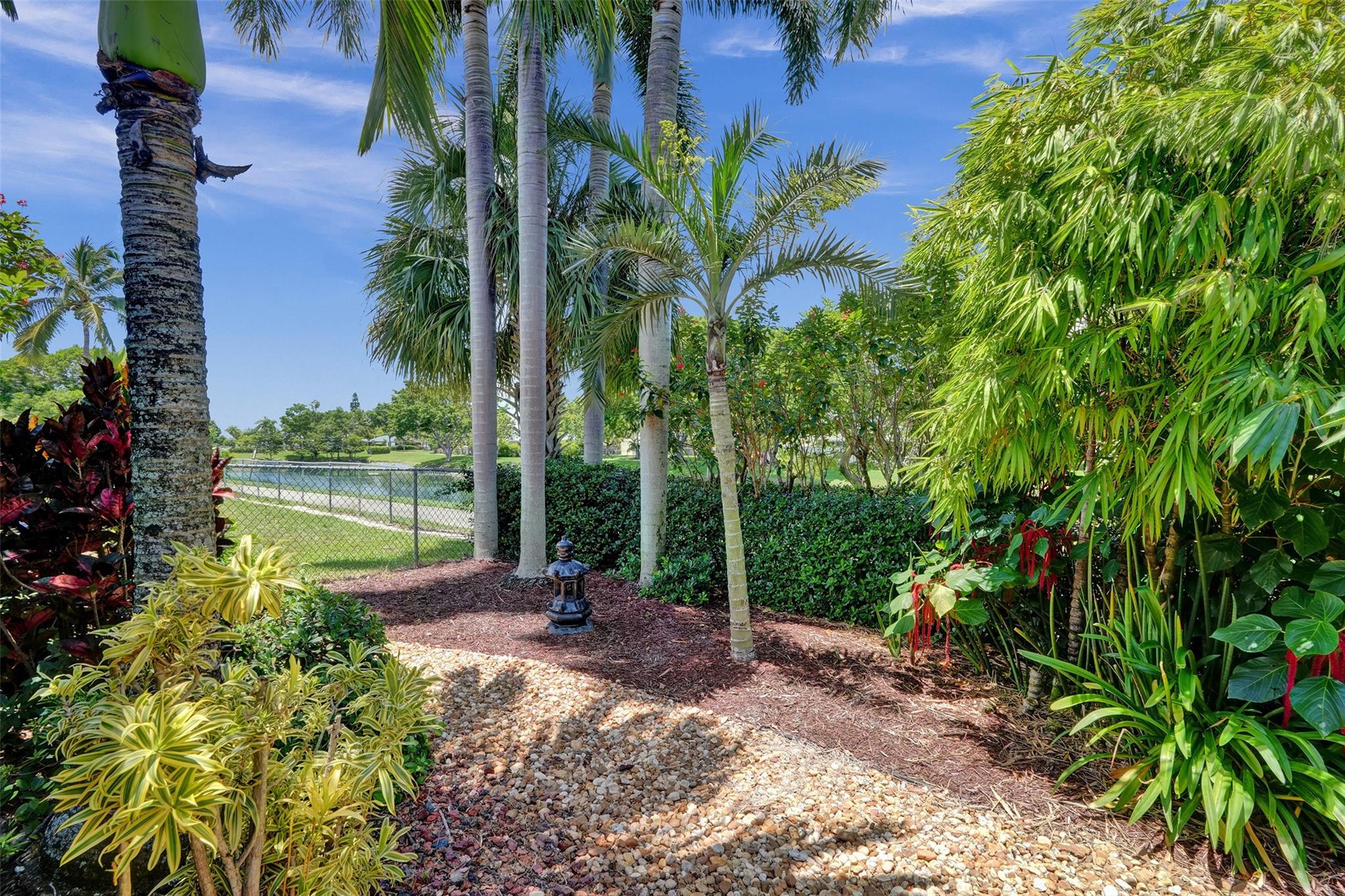 8353 Huntsman Pl
