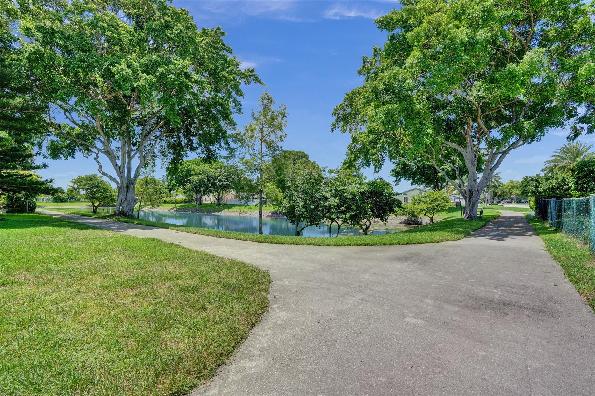 8353 Huntsman Pl