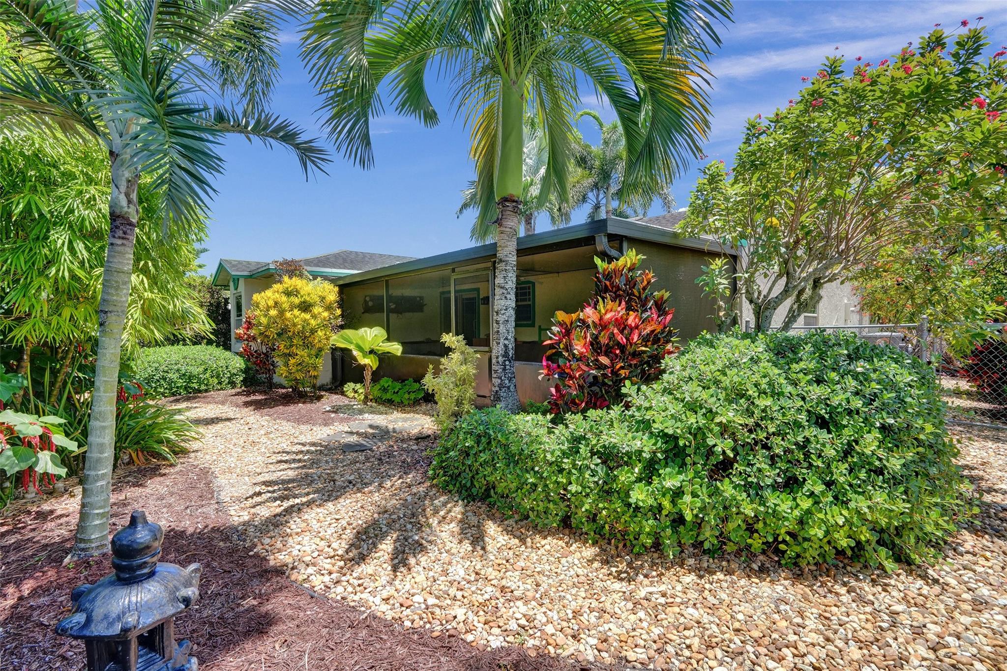 8353 Huntsman Pl