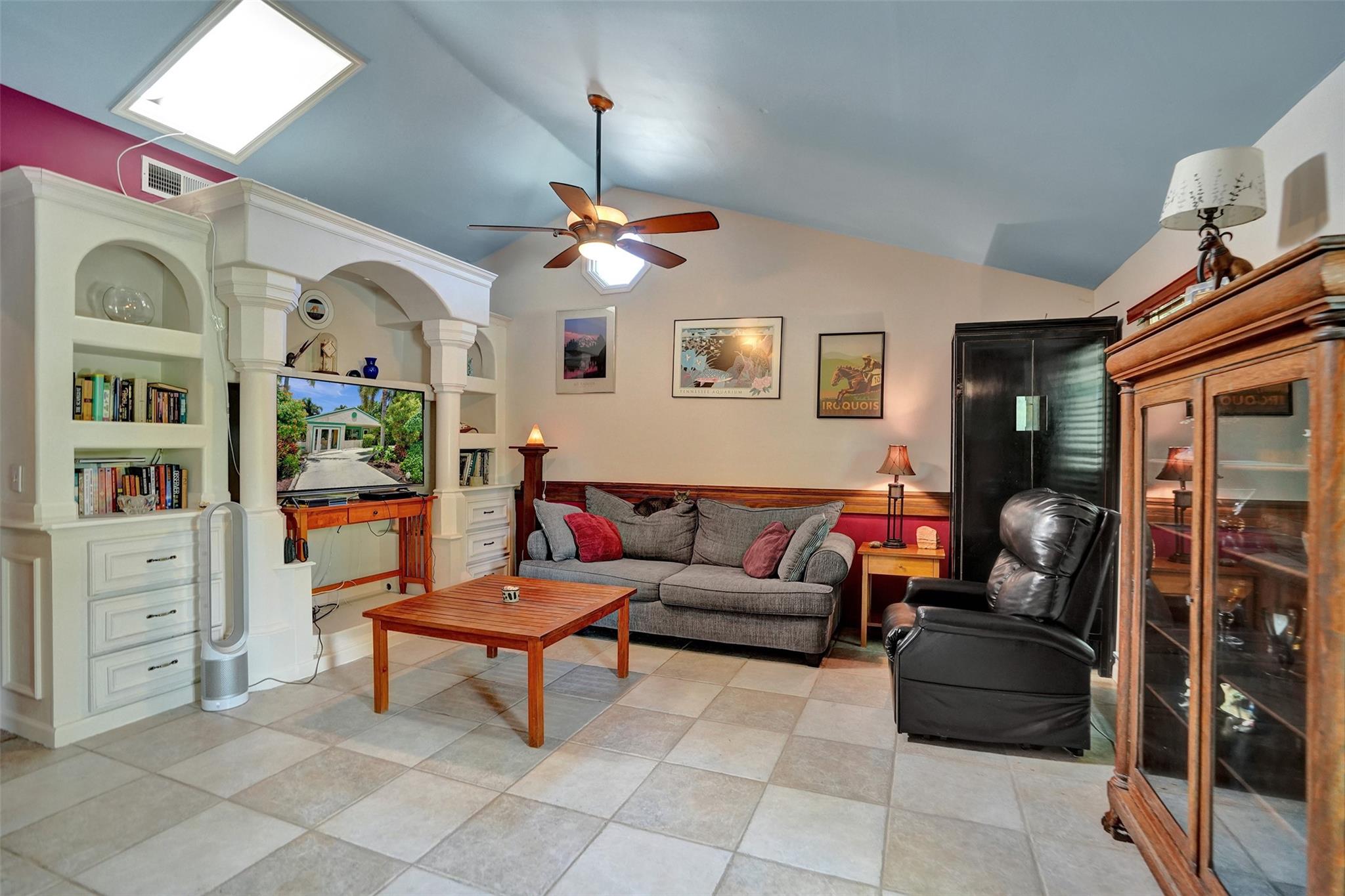 8353 Huntsman Pl