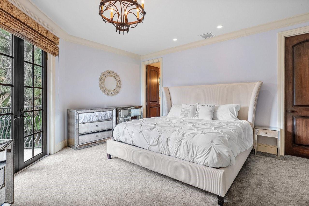 16389 Bridlewood Cir