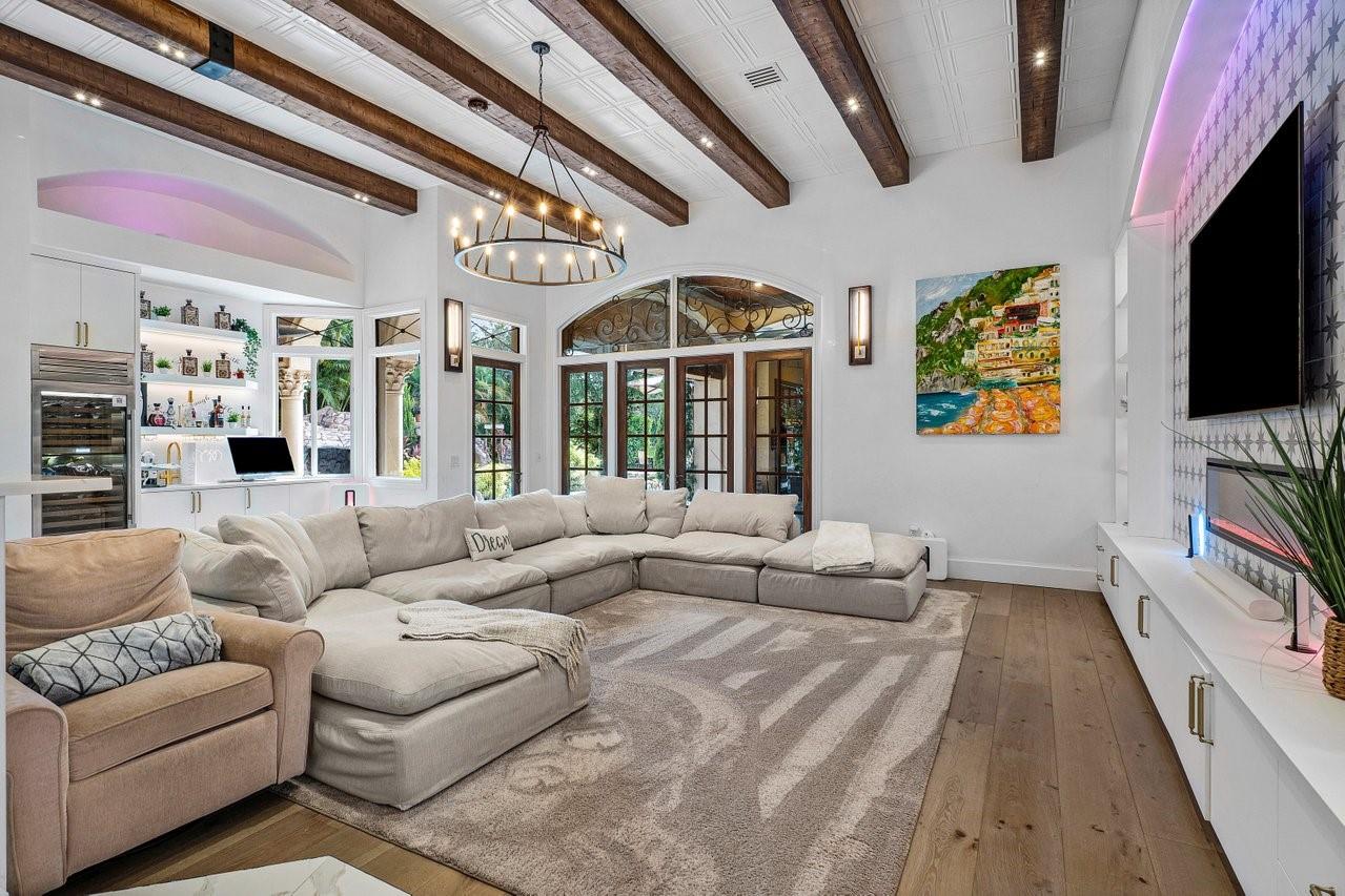 16389 Bridlewood Cir