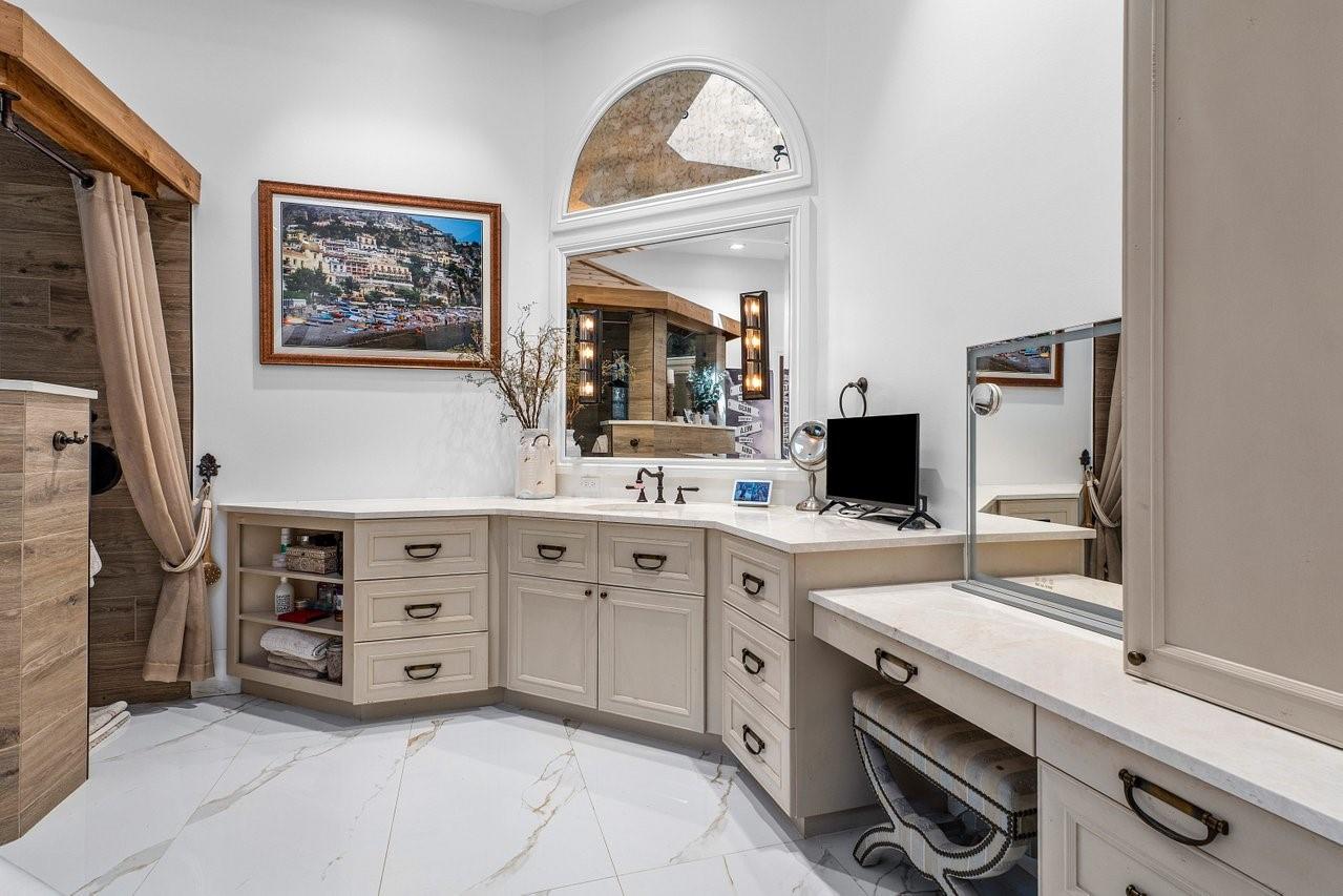 16389 Bridlewood Cir