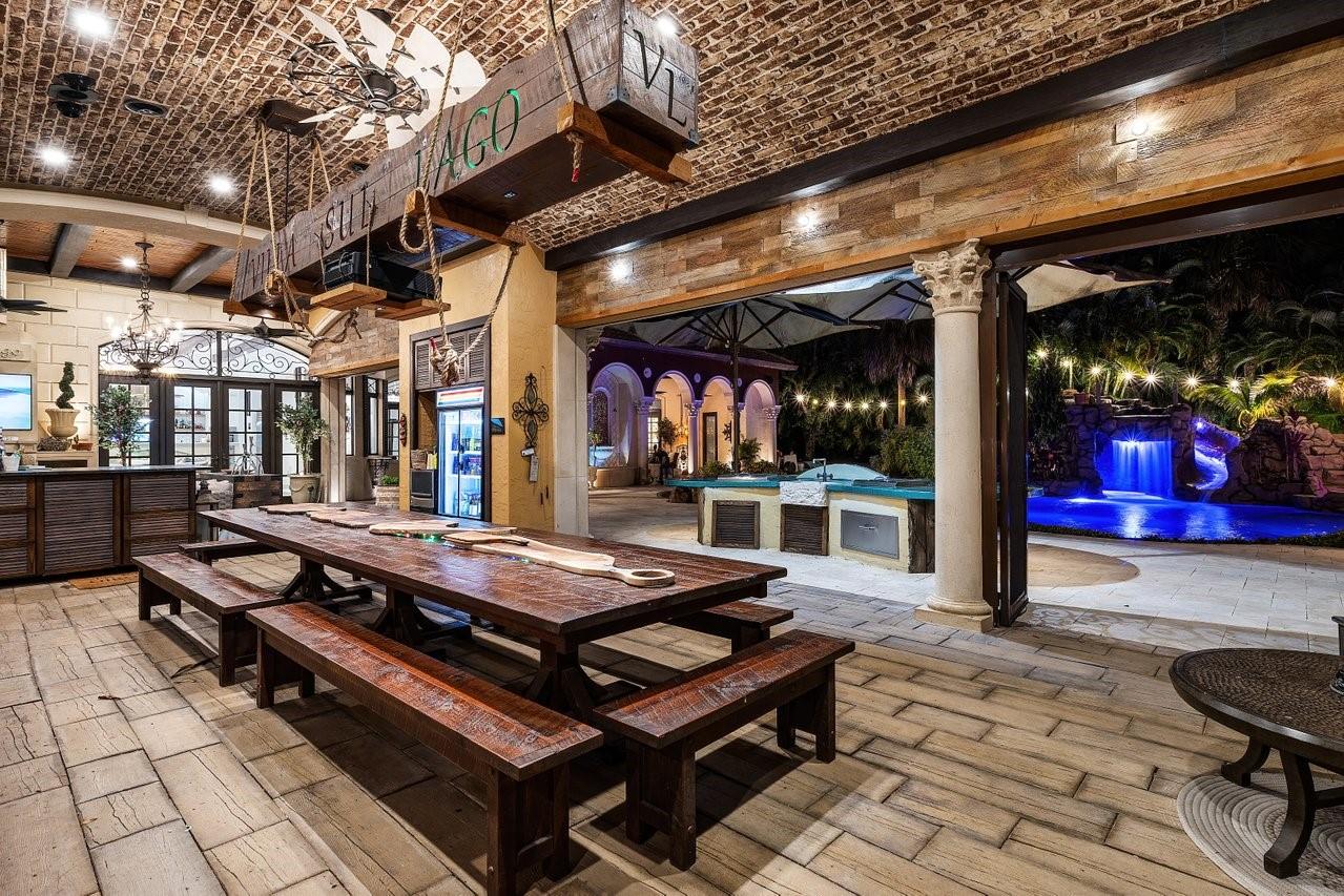 16389 Bridlewood Cir