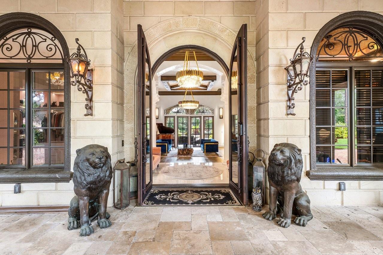 16389 Bridlewood Cir