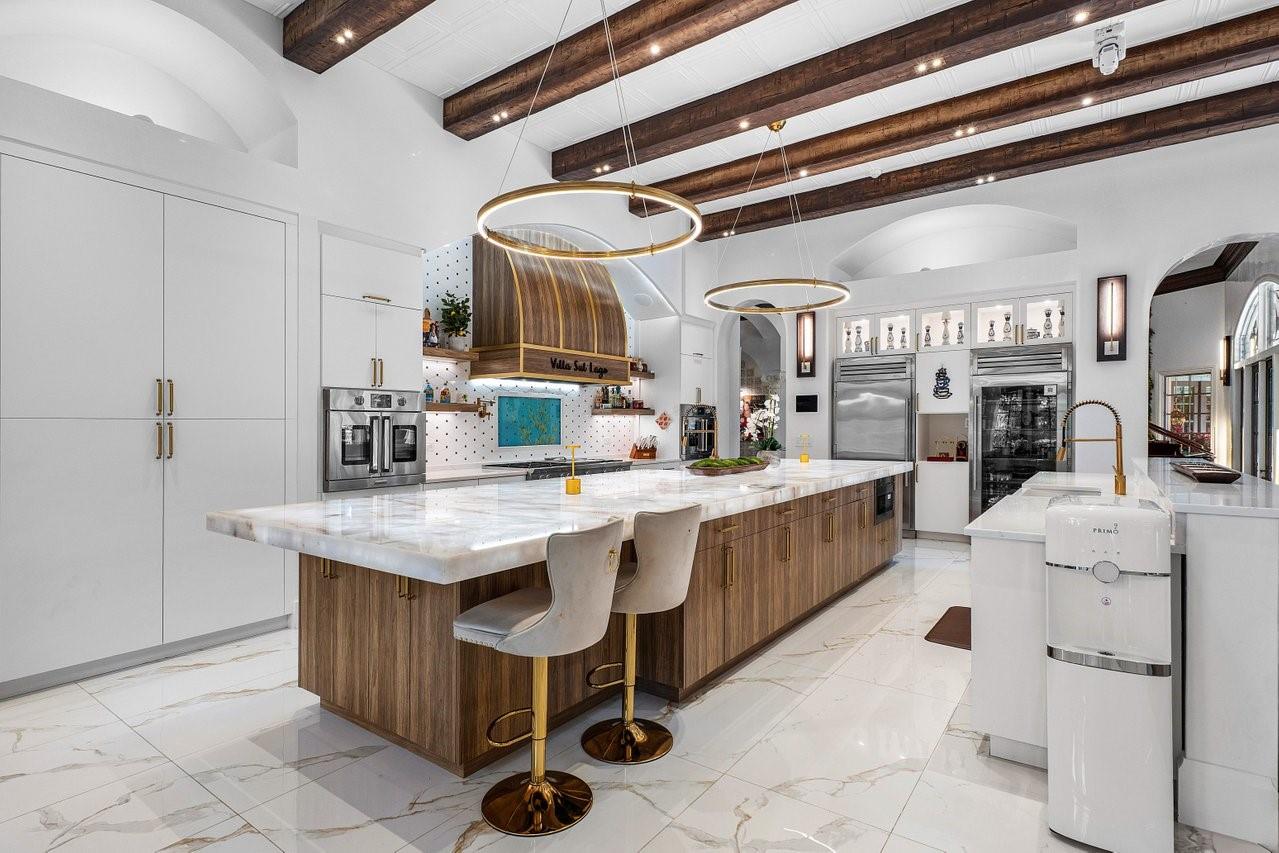 16389 Bridlewood Cir