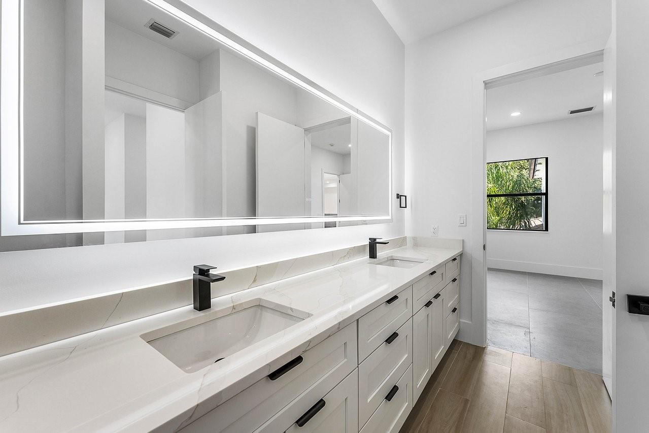 17849 Villa Club Way