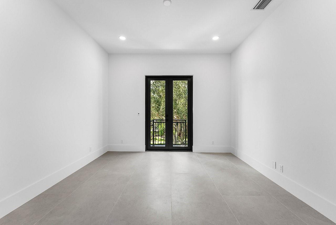 17849 Villa Club Way