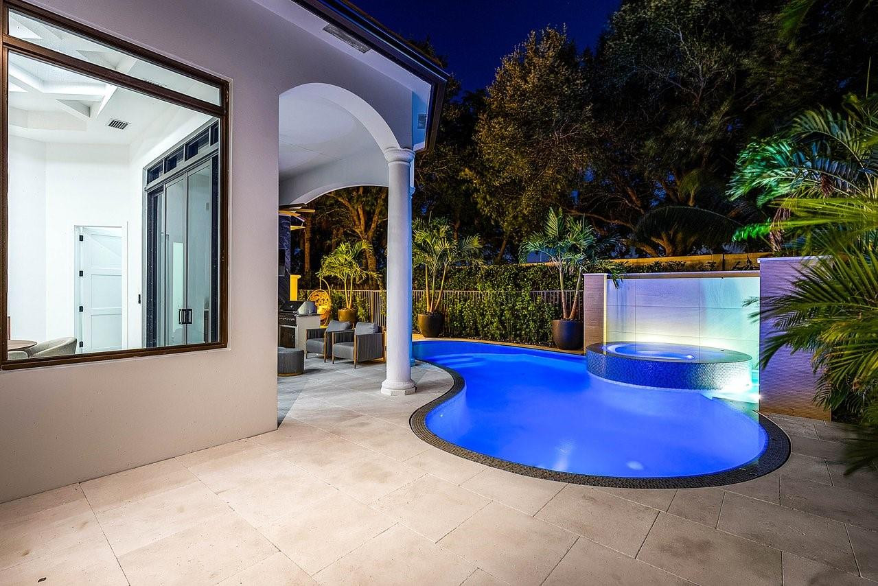 17849 Villa Club Way