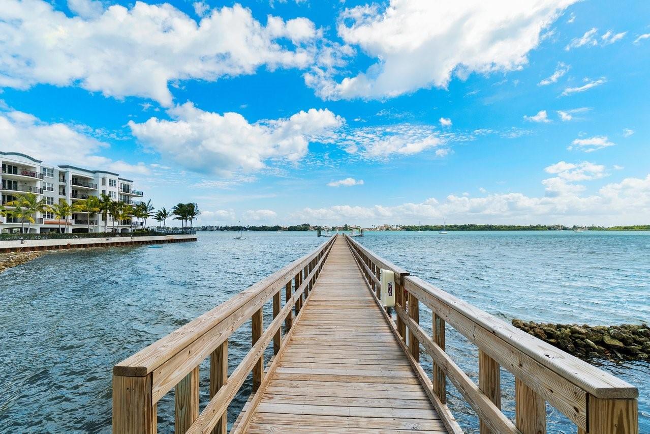 608 Windward Circle S