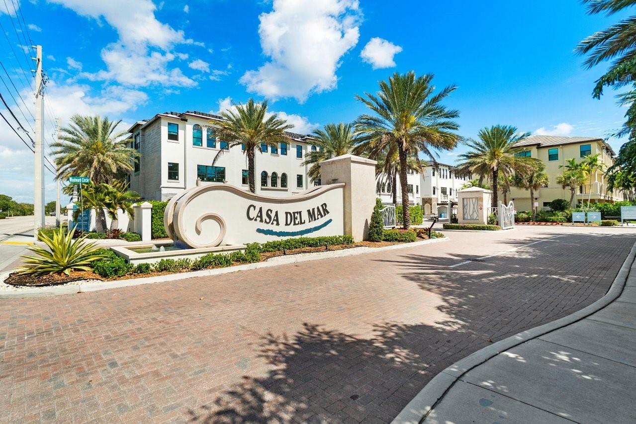 608 Windward Circle S