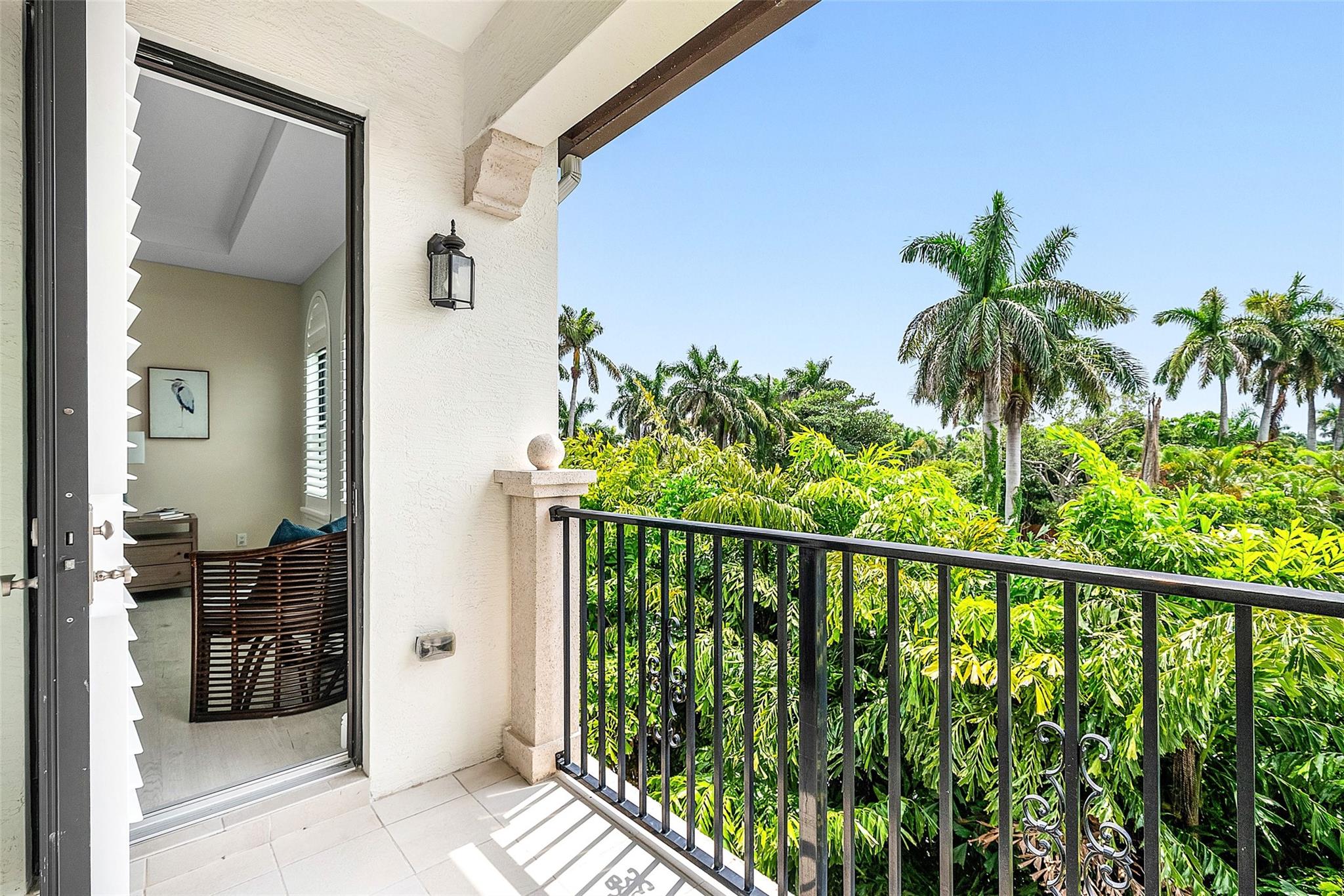 608 Windward Circle S