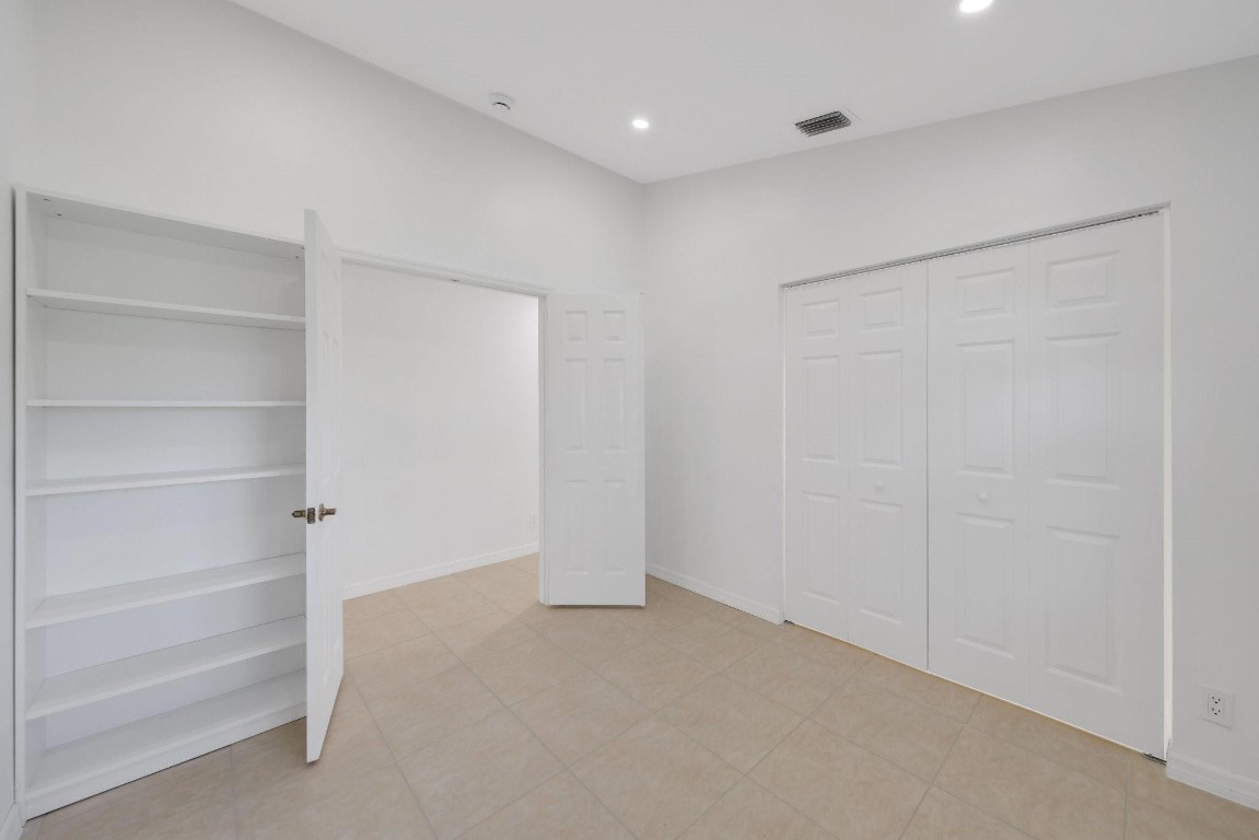 6171 Floral Lakes Dr