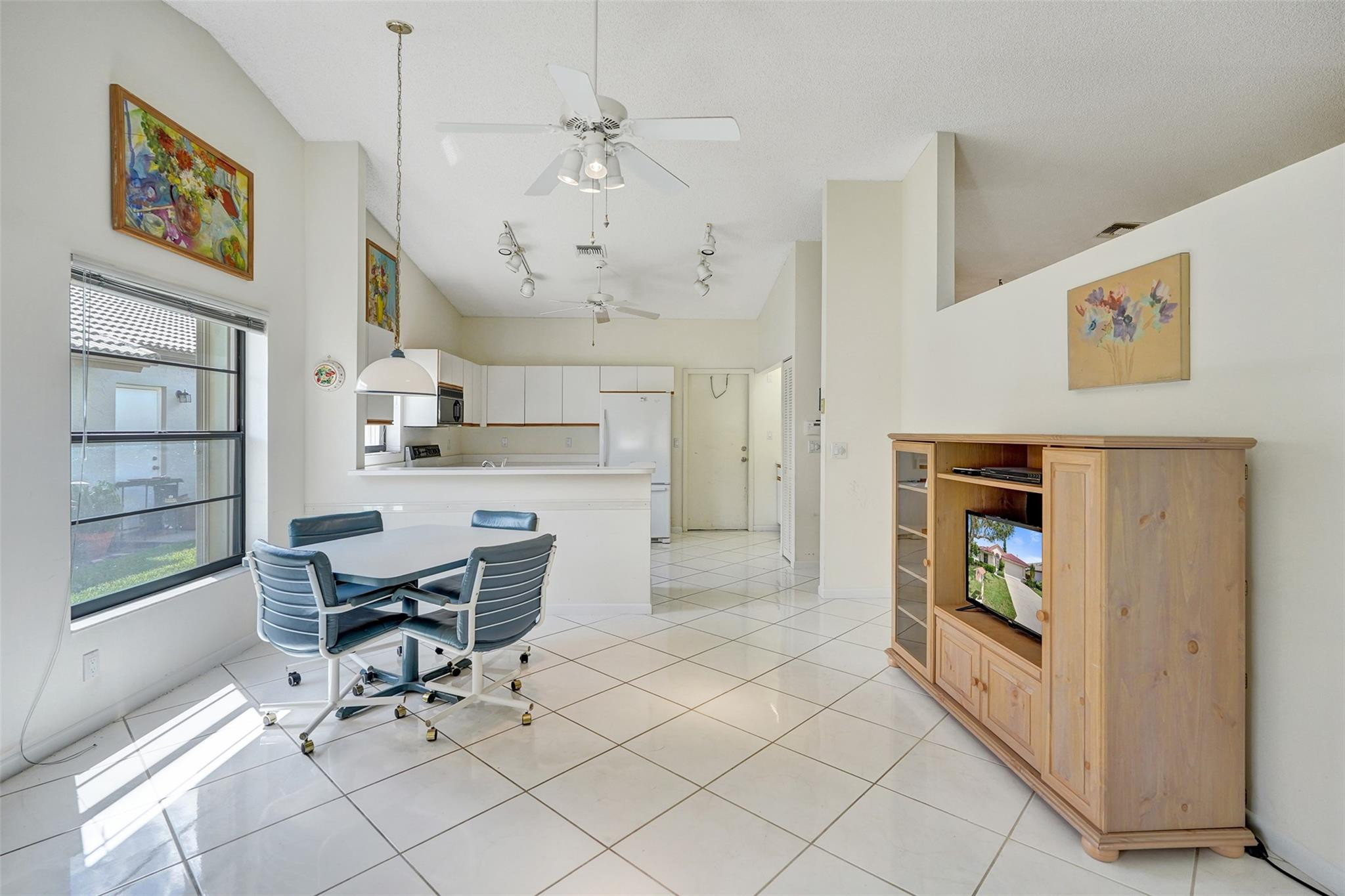 8860 Boatswain Dr