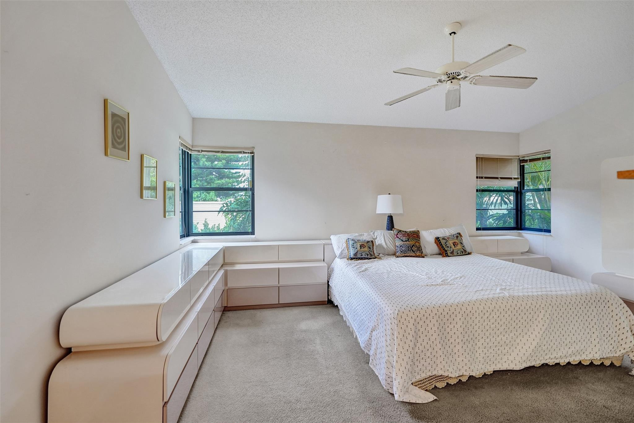 8860 Boatswain Dr