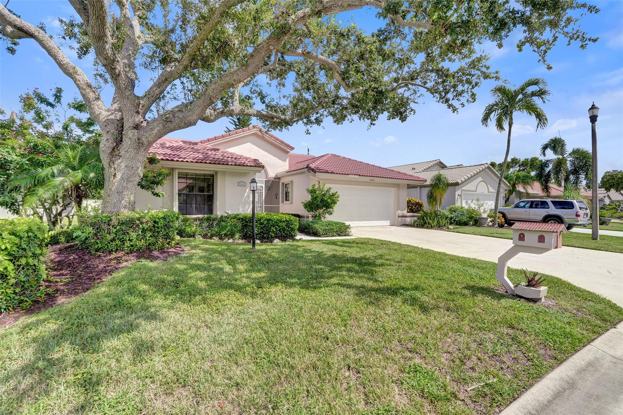 8860 Boatswain Dr