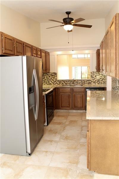 6722 Canary Palm Cir