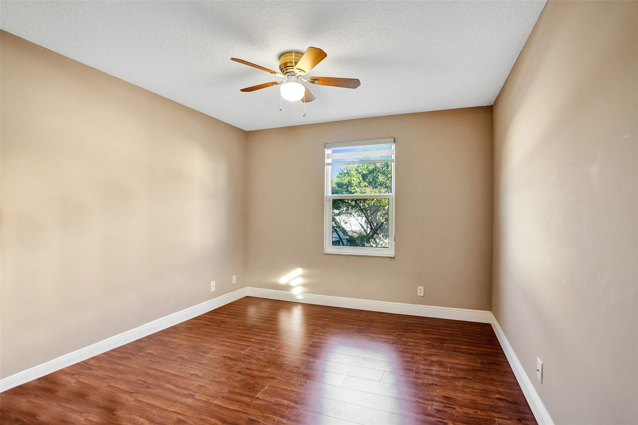 869 NW 127th Avenue