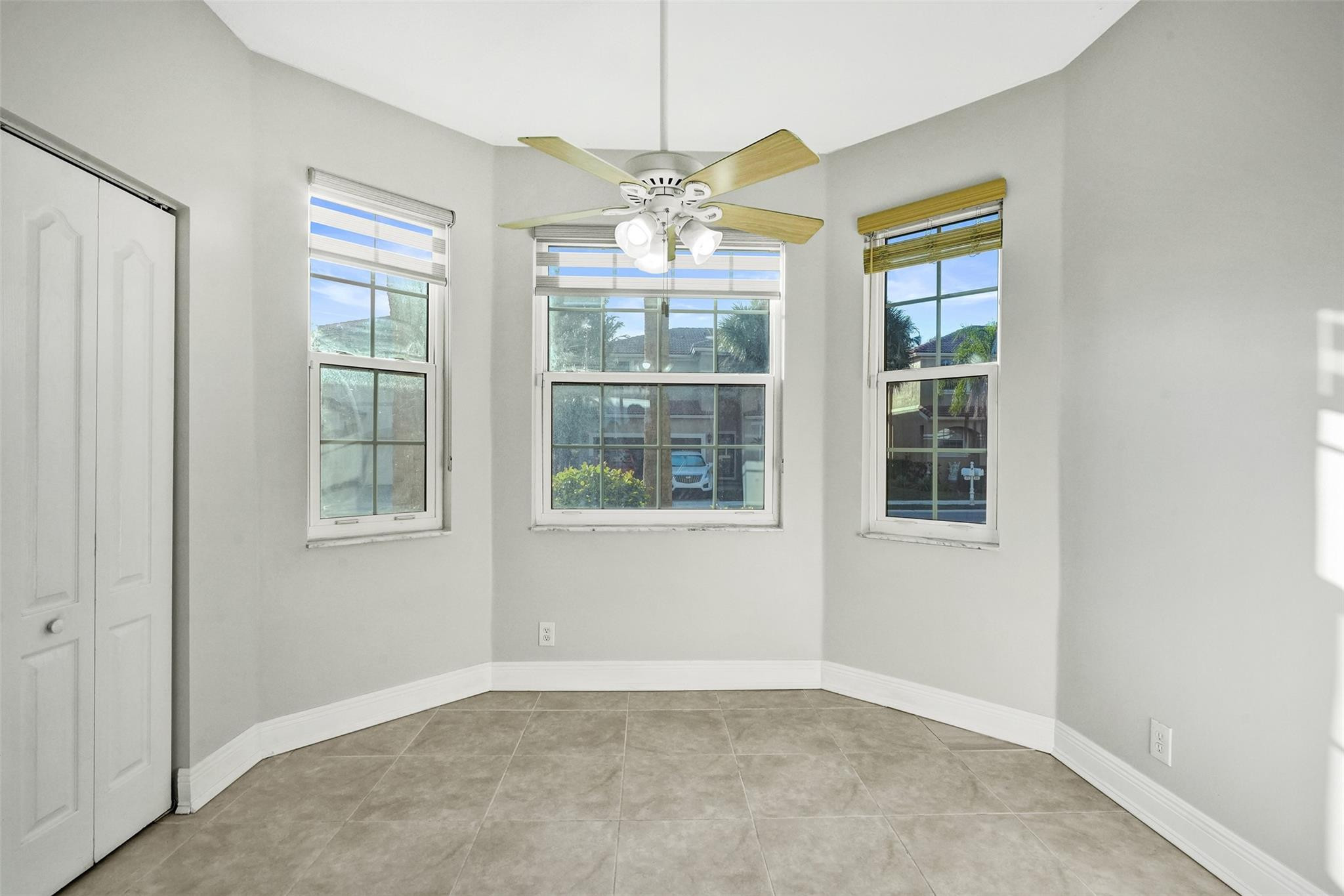 869 NW 127th Avenue