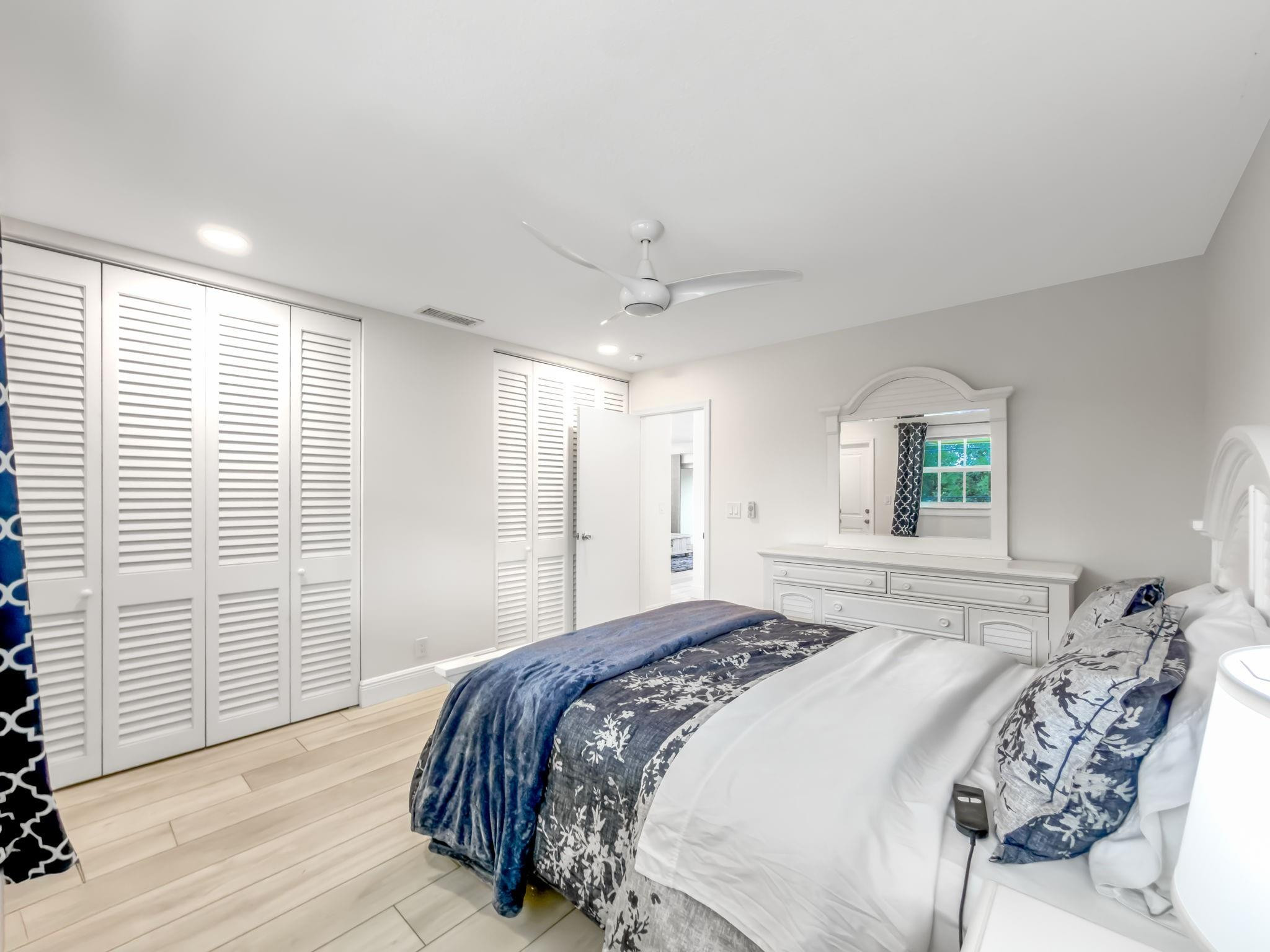 2301 NE 36th Street 202