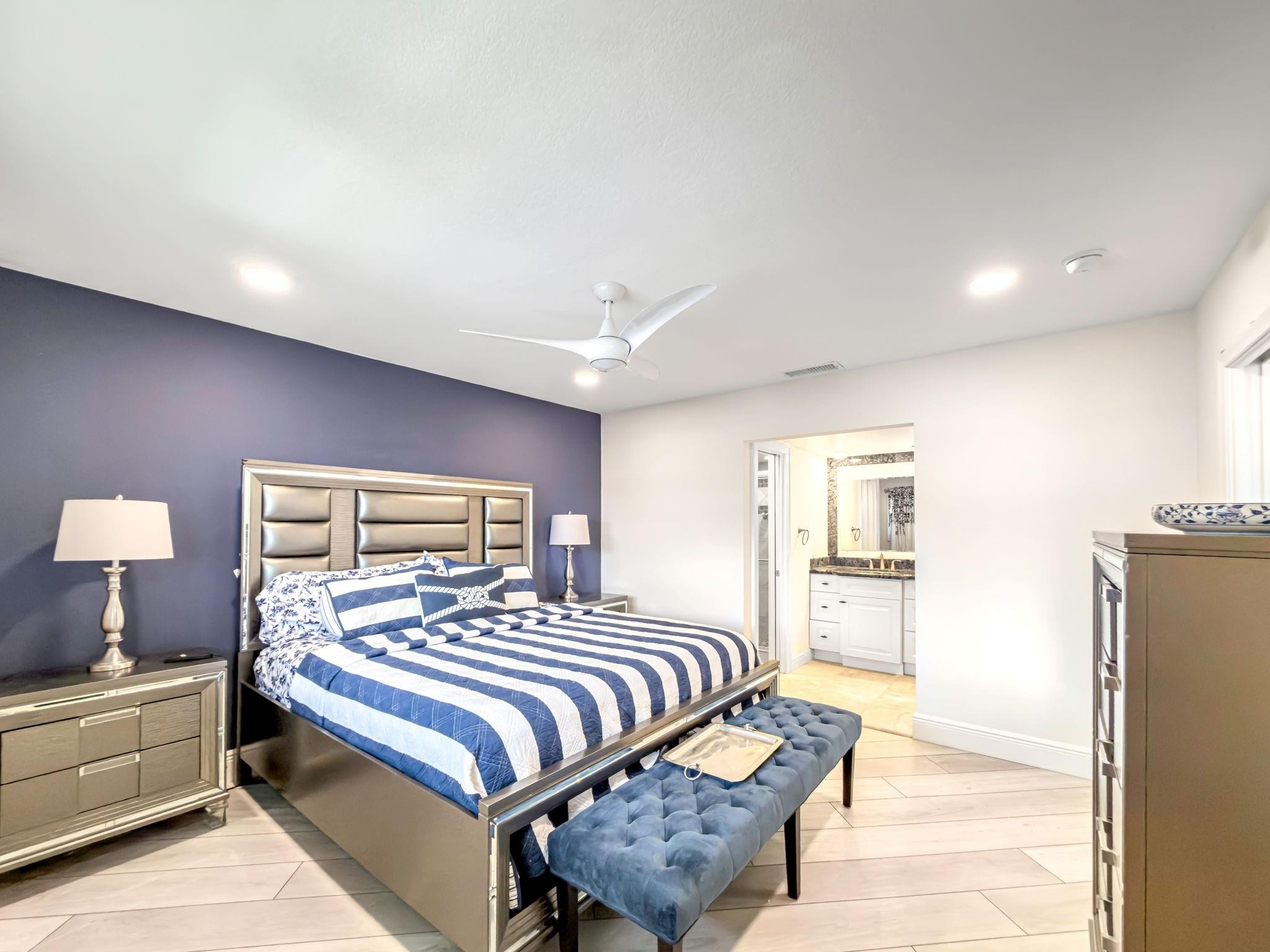 2301 NE 36th Street 202