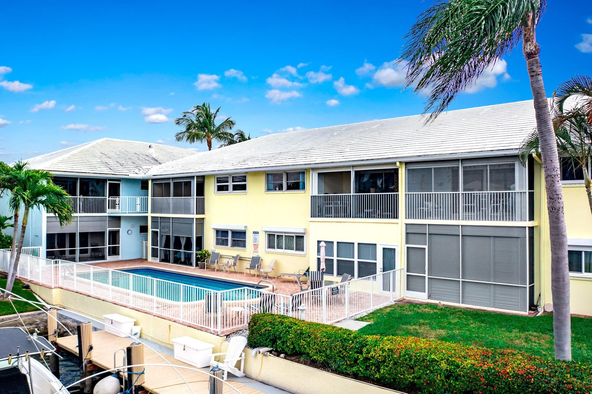 2301 NE 36th Street 202