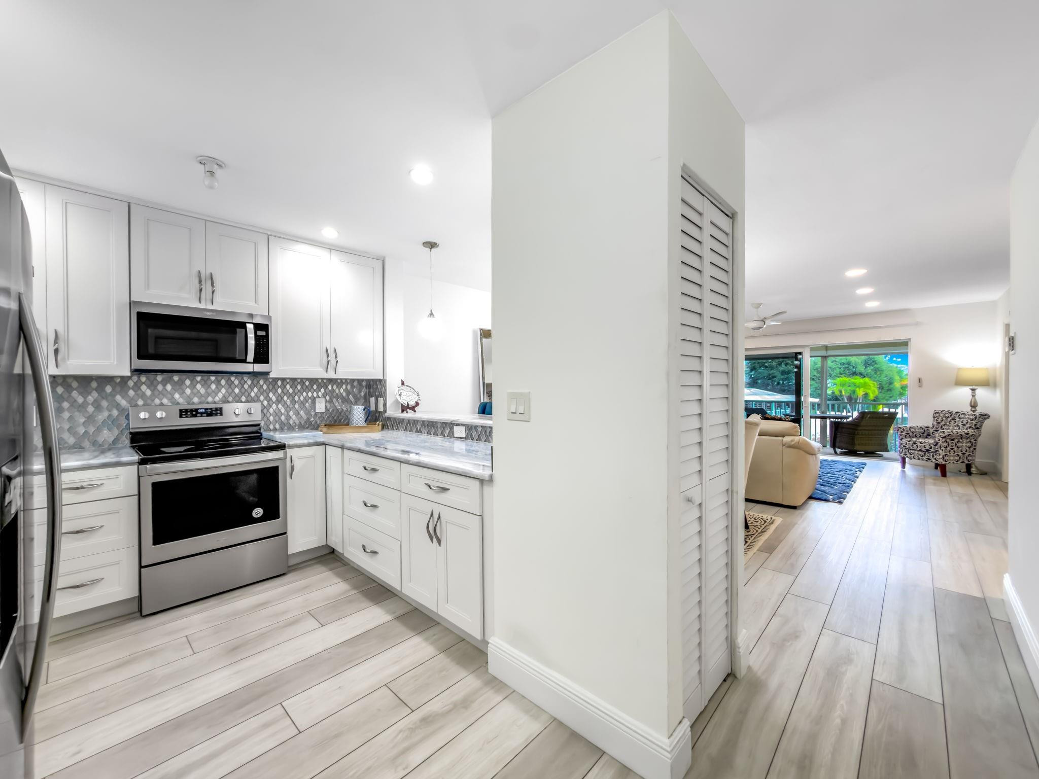 2301 NE 36th Street 202