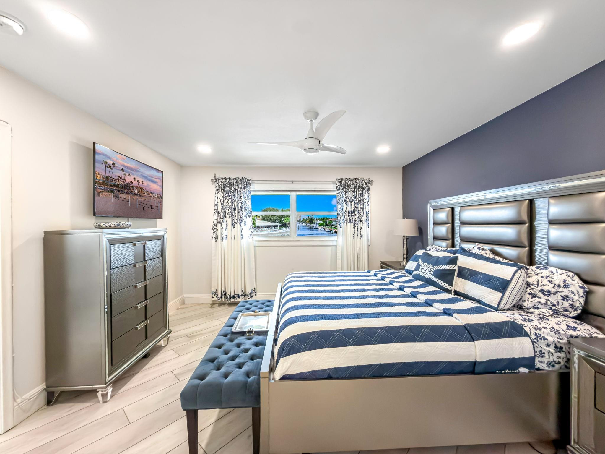 2301 NE 36th Street 202