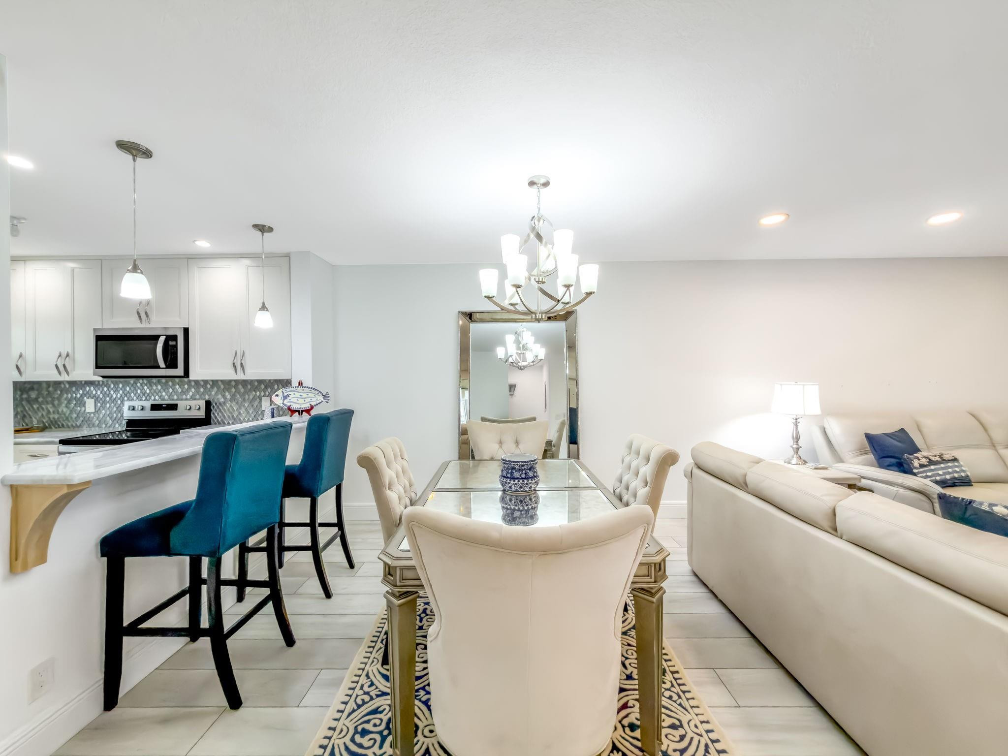 2301 NE 36th Street 202