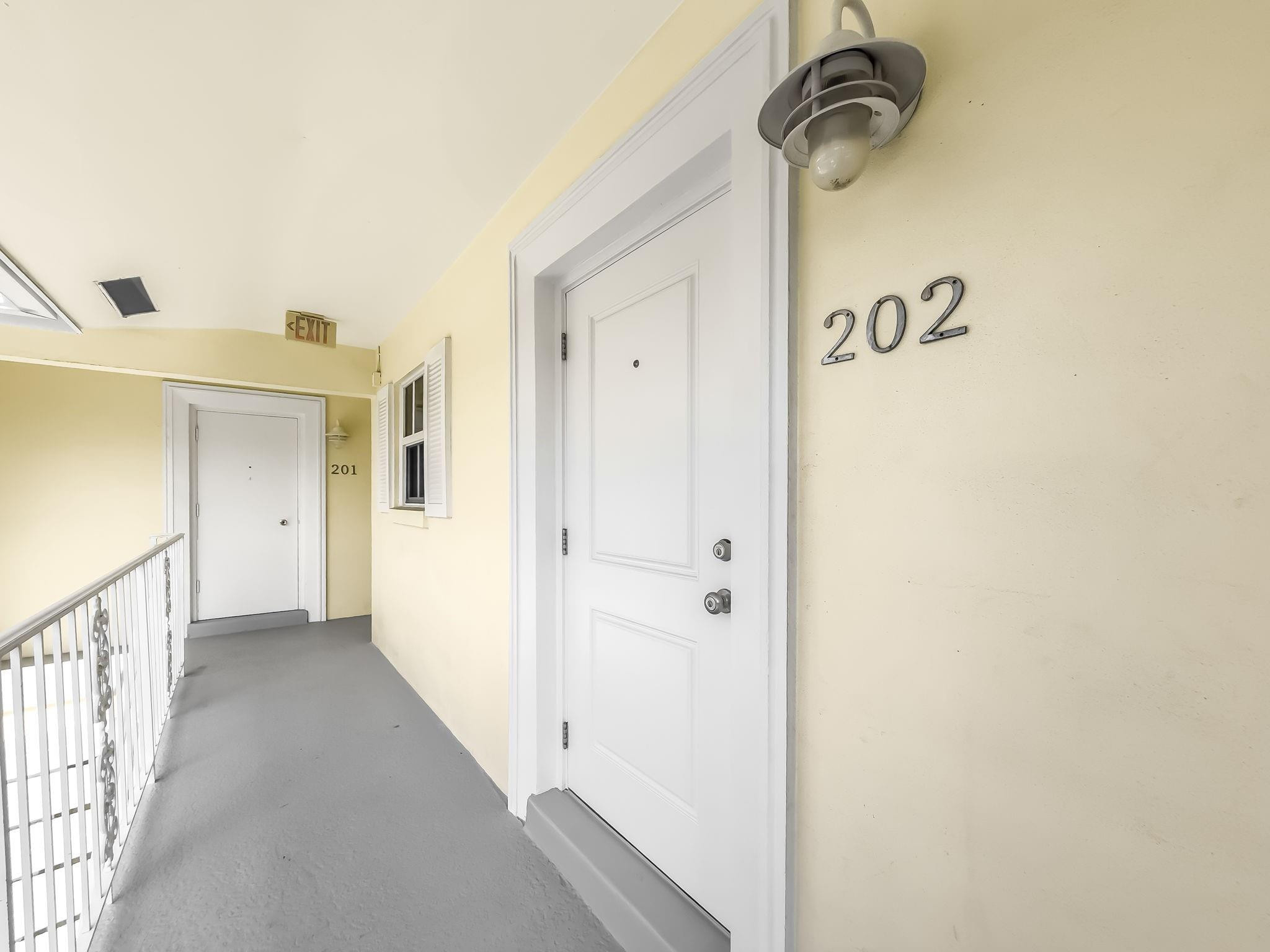 2301 NE 36th Street 202