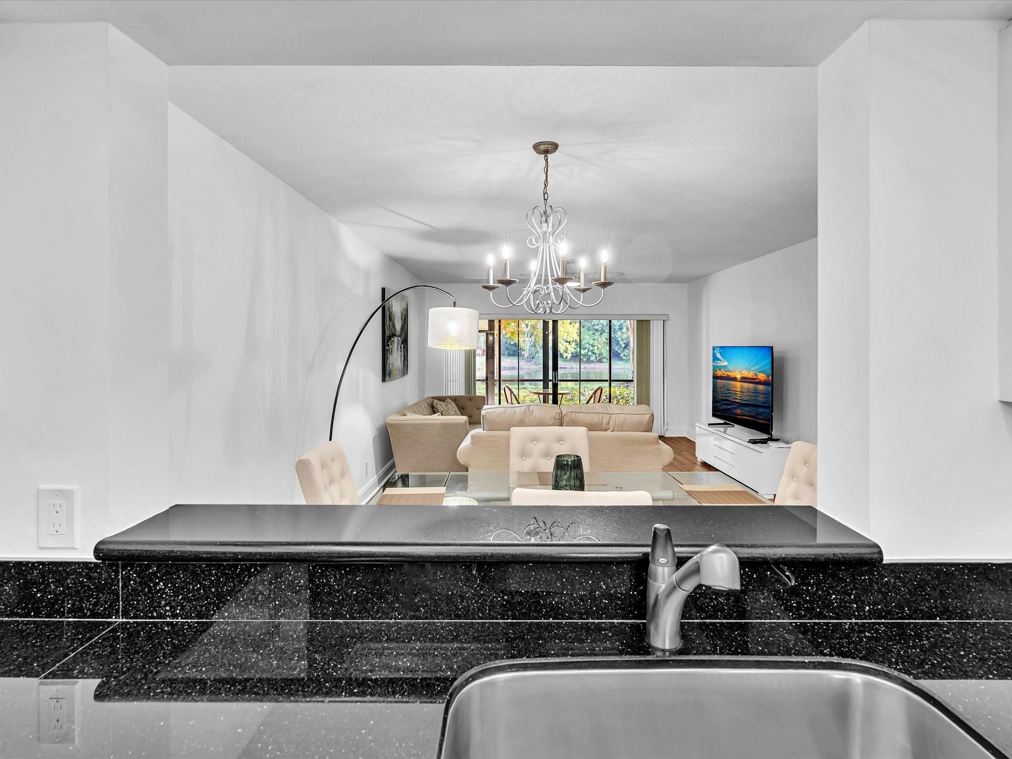 5087 Oak Hill Lane 312