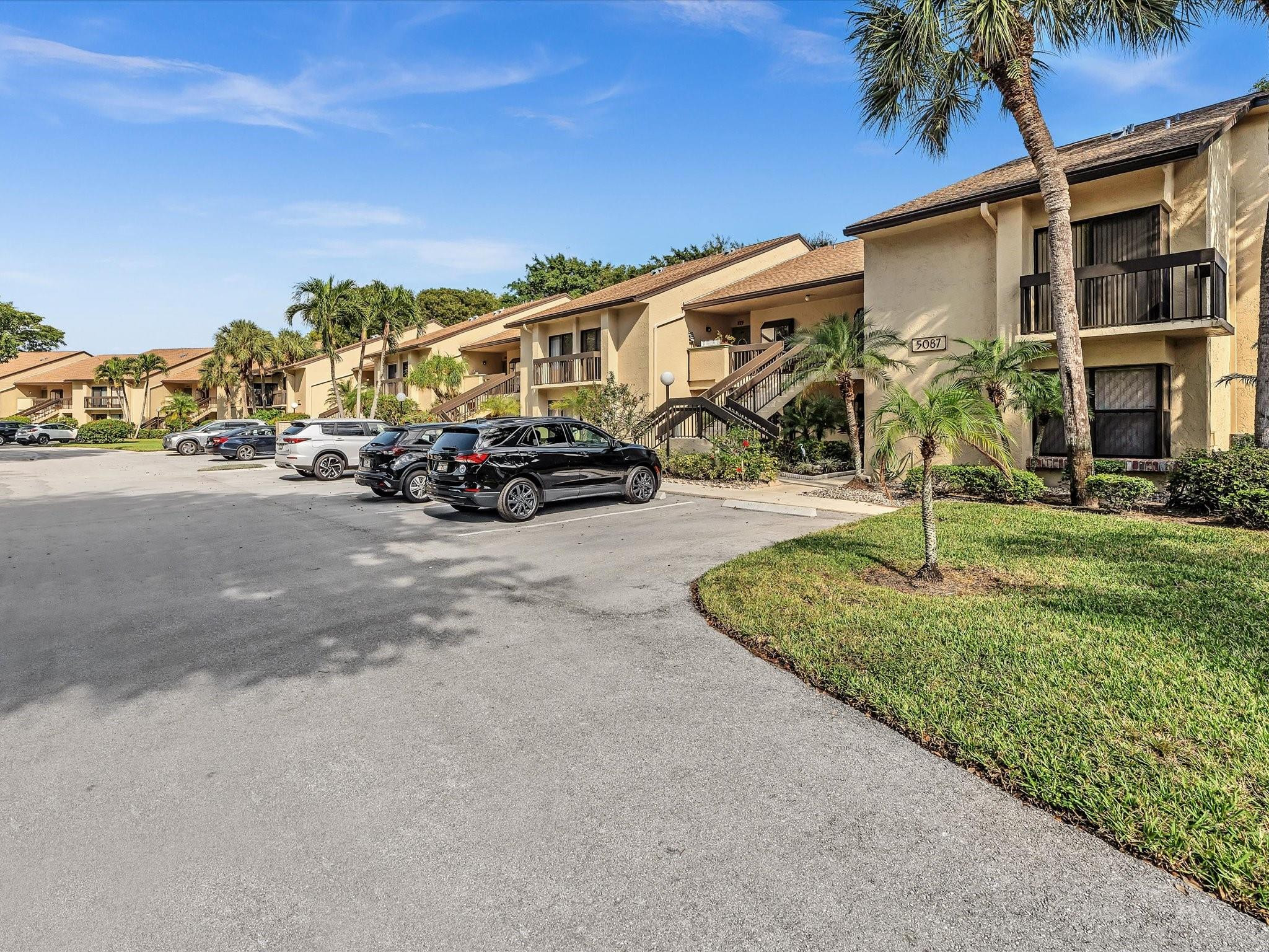 5087 Oak Hill Lane 312