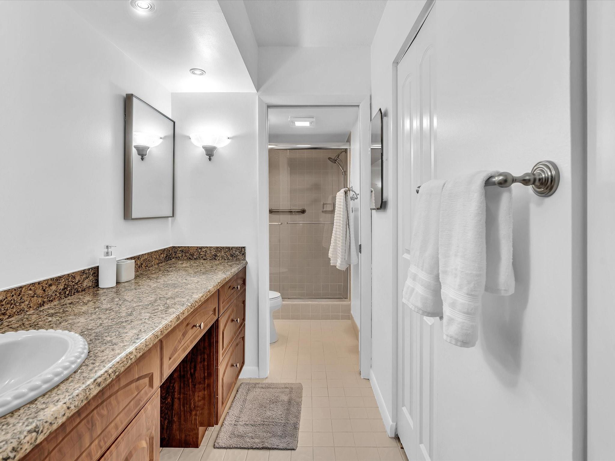 5087 Oak Hill Lane 312