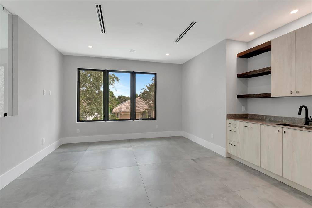 3246 Westminster Drive