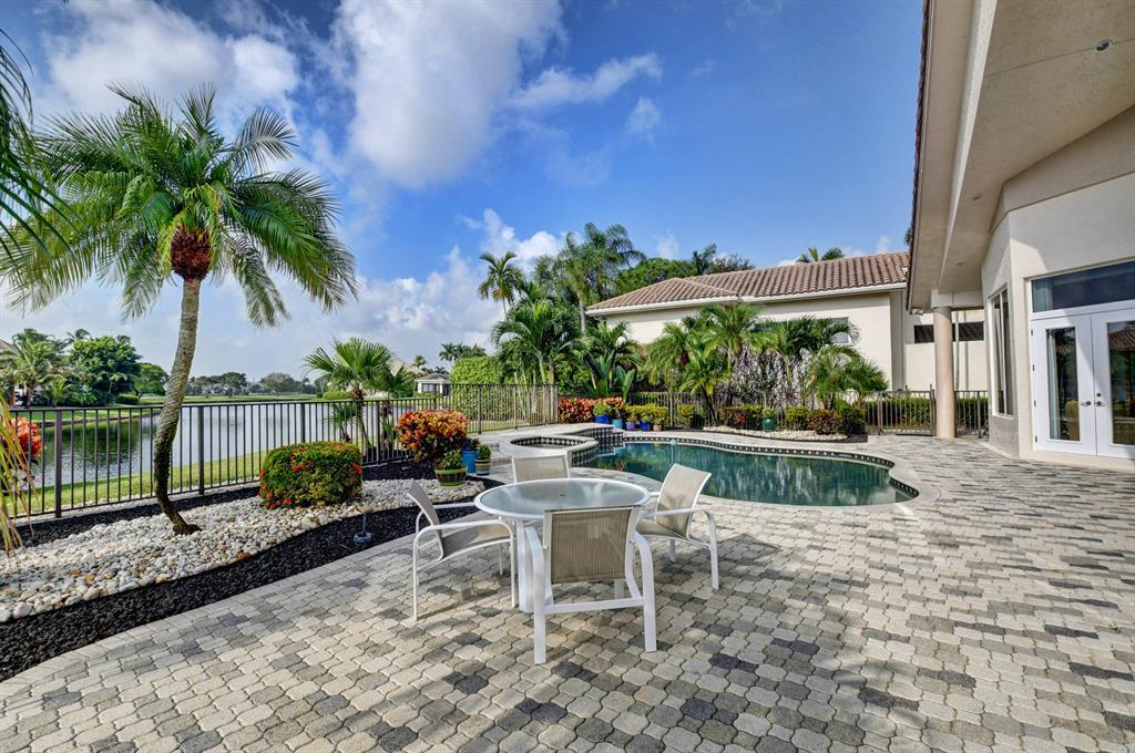 2572 NW 64th Boulevard