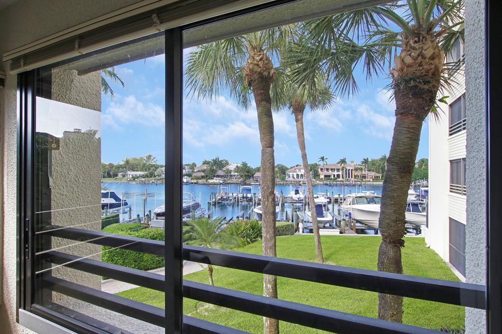 522 Oak Harbour Drive