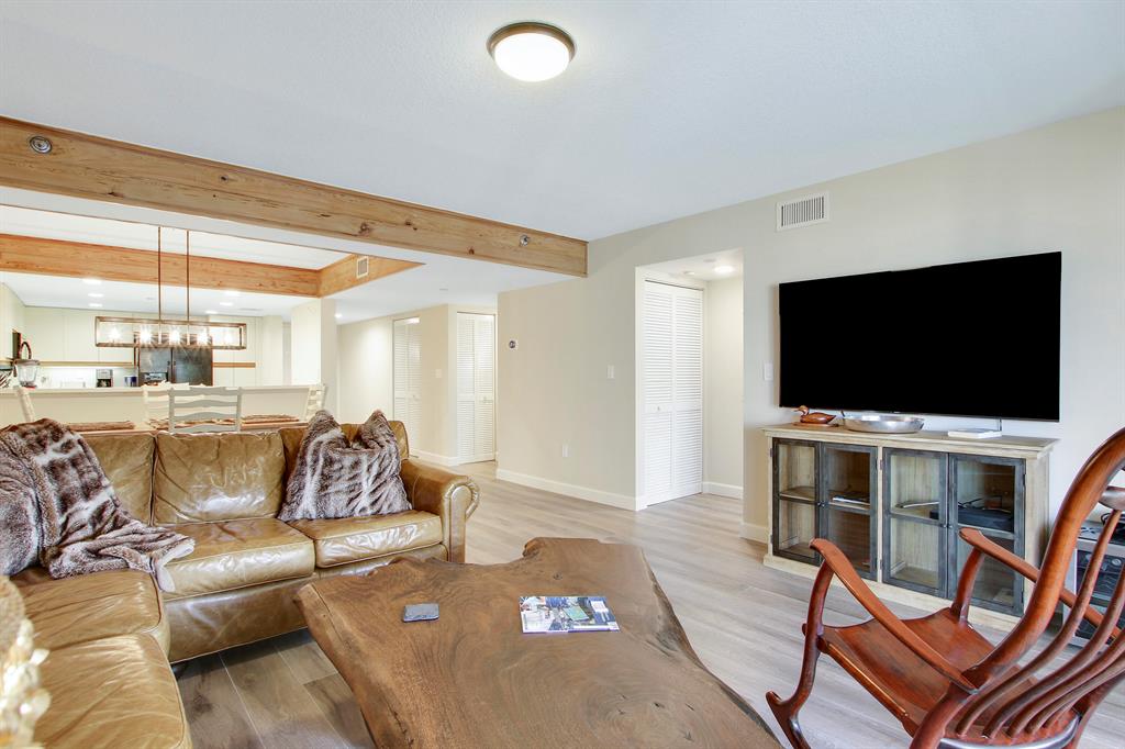 522 Oak Harbour Drive
