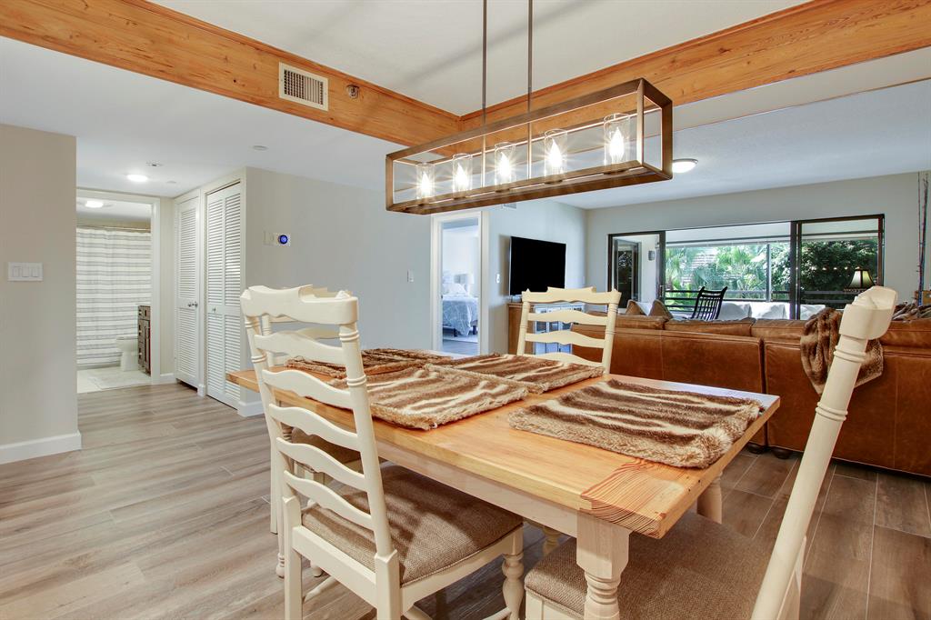 522 Oak Harbour Drive