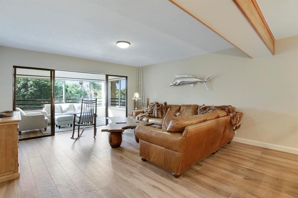 522 Oak Harbour Drive