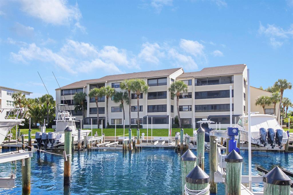 522 Oak Harbour Drive