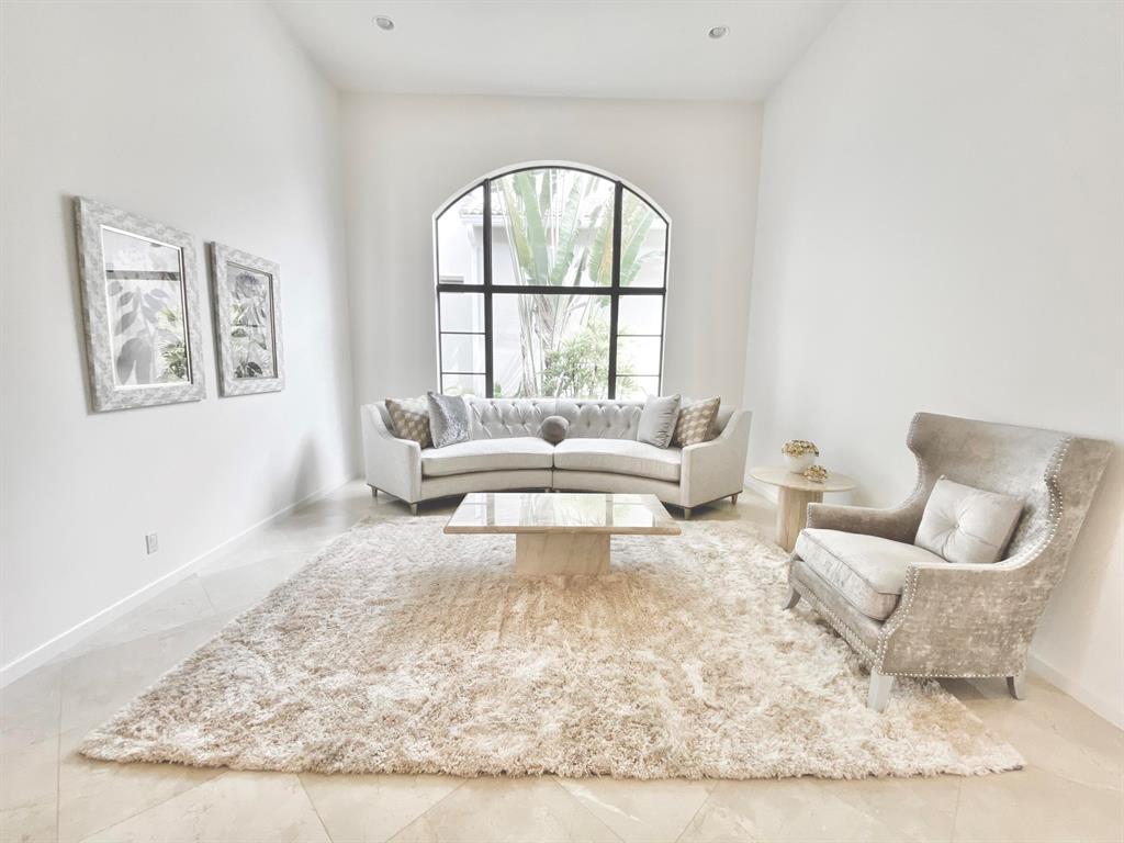 17930 Lake Azure Way