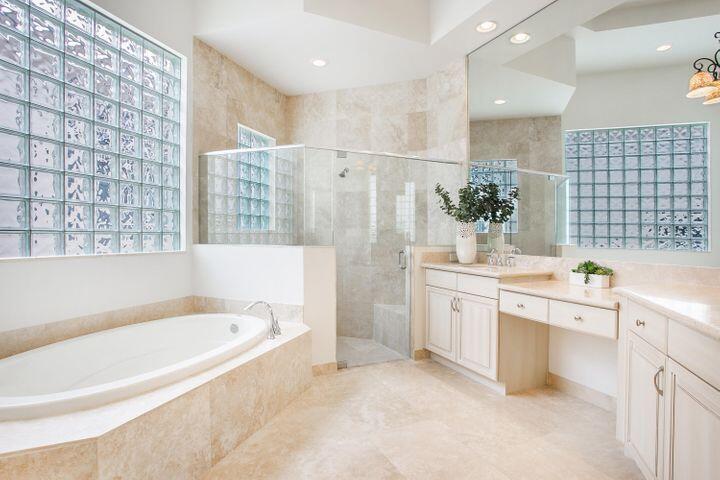 17930 Lake Azure Way