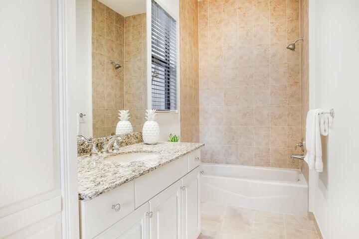 17930 Lake Azure Way