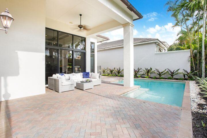 17930 Lake Azure Way
