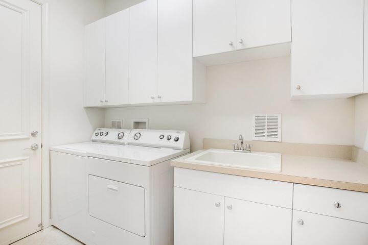 17930 Lake Azure Way
